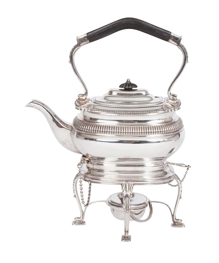 A teapot with rechaud
